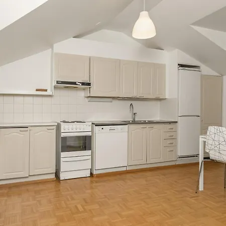 Kotimaailma - Lantinen Brahenkatu 6 *